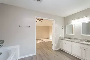 1523 Clear Valley Dr, Houston, TX 77014 - Photo 8