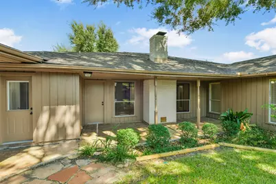 16422 Glenshannon Drive, Houston, TX 77059 - Photo 34