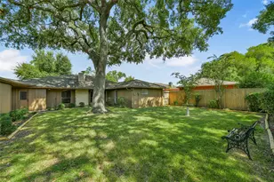 16422 Glenshannon Dr, Houston, TX 77059 - Photo 36
