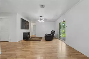 4511 Ponderosa Dr, Baytown, TX 77521 - Photo 2