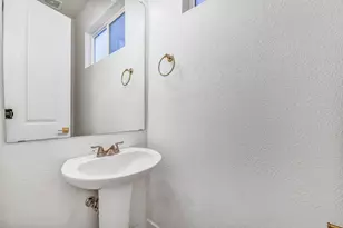 5906 St Augustine St, Houston, TX 77021 - Photo 14