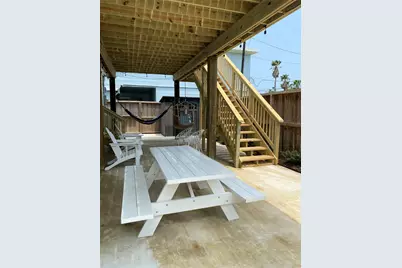 4127 Avenue T 1/2, Galveston, TX 77550 - Photo 2