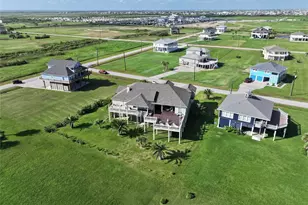 813 Pinata Dr, Crystal Beach, TX 77650 - Photo 8