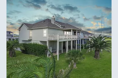 813 Pinata Drive, Crystal Beach, TX 77650 - Photo 4