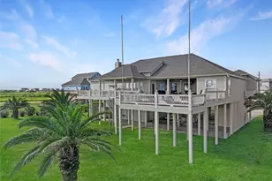 813 Pinata Dr, Crystal Beach, TX 77650 - Photo 6