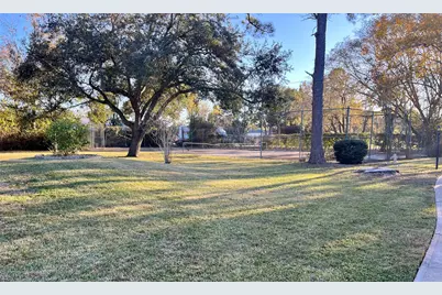 19 Hideaway Drive, Friendswood, TX 77546 - Photo 18