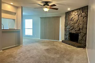 19 Hideaway Dr, Friendswood, TX 77546 - Photo 2