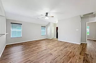 9418 Belleclaire Ln, Houston, TX 77044 - Photo 10