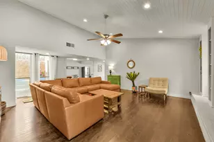 15719 Stonehaven Dr, Houston, TX 77059 - Photo 6