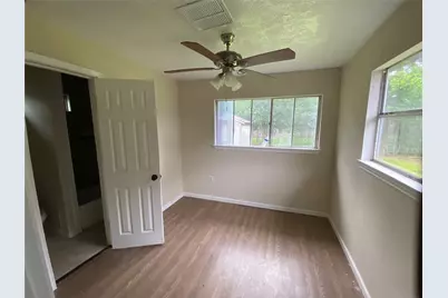 5719 Beldart Street, Houston, TX 77033 - Photo 6