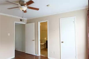 9350 Country Creek Dr, Houston, TX 77036 - Photo 14