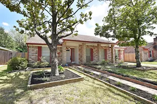 10214 Trade Winds Dr, Houston, TX 77086 - Photo 2