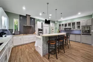 2531 S Cherry St, Tomball, TX 77375 - Photo 4