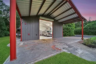 2531 S Cherry St, Tomball, TX 77375 - Photo 2