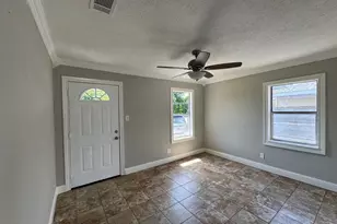 1013 E 40th St, Houston, TX 77022 - Photo 4