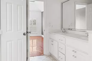 1739 French Village Dr, Houston, TX 77055 - Photo 16