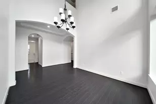 11030 Sarah Bluff Ln, Cypress, TX 77433 - Photo 8