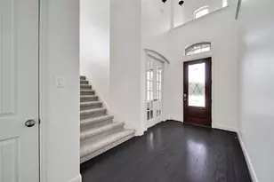 11030 Sarah Bluff Ln, Cypress, TX 77433 - Photo 2