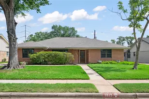 1815 Droxford Dr, Houston, TX 77008 - Photo 1