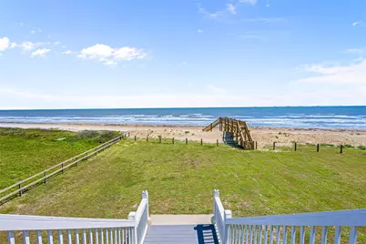 3244 Gulf Castle Drive, Crystal Beach, TX 77650 - Photo 14