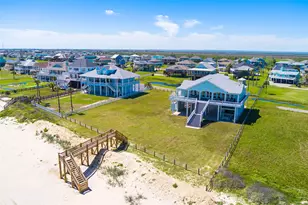 3244 Gulf Castle Dr, Crystal Beach, TX 77650 - Photo 1