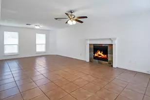 2325 Shady Pine Dr, Conroe, TX 77301 - Photo 2