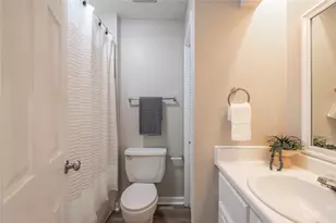 17602 Heritage Bay Dr, Webster, TX 77598 - Photo 20