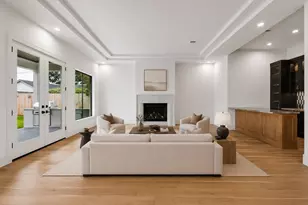 316 W 30th St, Houston, TX 77018 - Photo 2