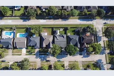 16039 Surrey Woods Drive, Friendswood, TX 77546 - Photo 2