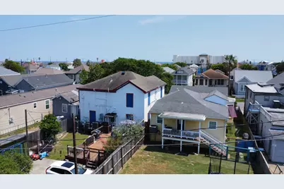 1723 M 1/2 Avenue, Galveston, TX 77550 - Photo 2