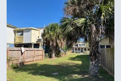 1723 M 1/2 Avenue, Galveston, TX 77550 - Photo 8