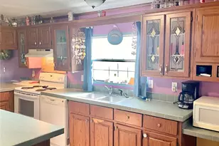 82 Swallow Dr, Palacios, TX 77465 - Photo 4