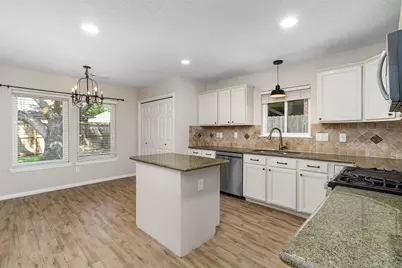 2918 Abbey Field Drive, Pearland, TX 77584 - Photo 8