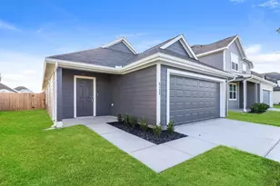 5122 Hector Gustavo Dr, Rosharon, TX 77583 - Photo 2