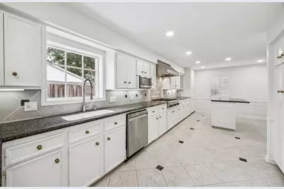 10103 Pine Forest Road, Houston, TX 77042 - Photo 16