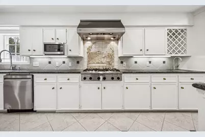 10103 Pine Forest Road, Houston, TX 77042 - Photo 14