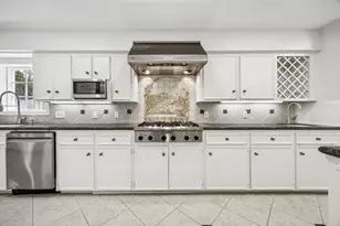 10103 Pine Forest Rd, Houston, TX 77042 - Photo 14