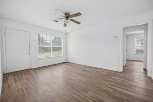 6705 Thornwall St, Houston, TX 77092 - Photo 12