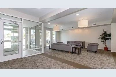 1811 Losantiville Ave, Cincinnati, OH 45237 - Photo 4