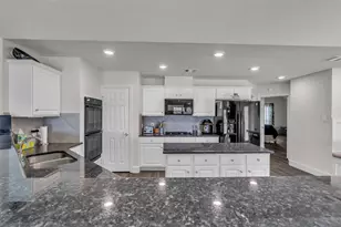 6746 Conroe Cir, Manvel, TX 77578 - Photo 6