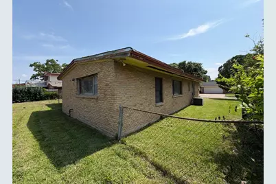 8806 Glenloch Drive, Houston, TX 77061 - Photo 34