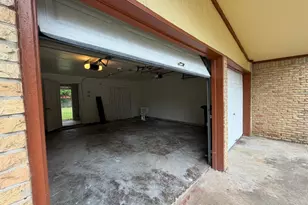 8806 Glenloch Dr, Houston, TX 77061 - Photo 32