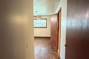 8806 Glenloch Dr, Houston, TX 77061 - Photo 14