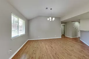 26912 Castlecliff Ln, Kingwood, TX 77339 - Photo 6