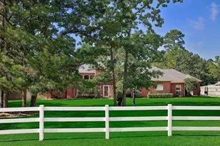 15569 Zoe Loop Dr, Montgomery, TX 77316 - Photo 2