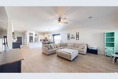 11206 Youngquist Drive, Mont Belvieu, TX 77535 - Photo 8