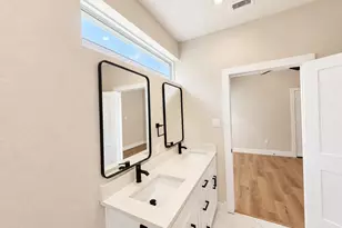 2413 Chew St, Houston, TX 77020 - Photo 18