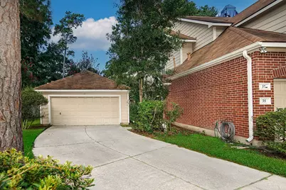 35 S Avonlea Circle, The Woodlands, TX 77382 - Photo 2