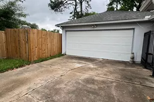12543 Wrenthorpe Dr Dr, Houston, TX 77031 - Photo 4