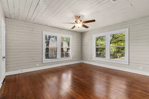 409 E Austin St, Bellville, TX 77418 - Photo 6